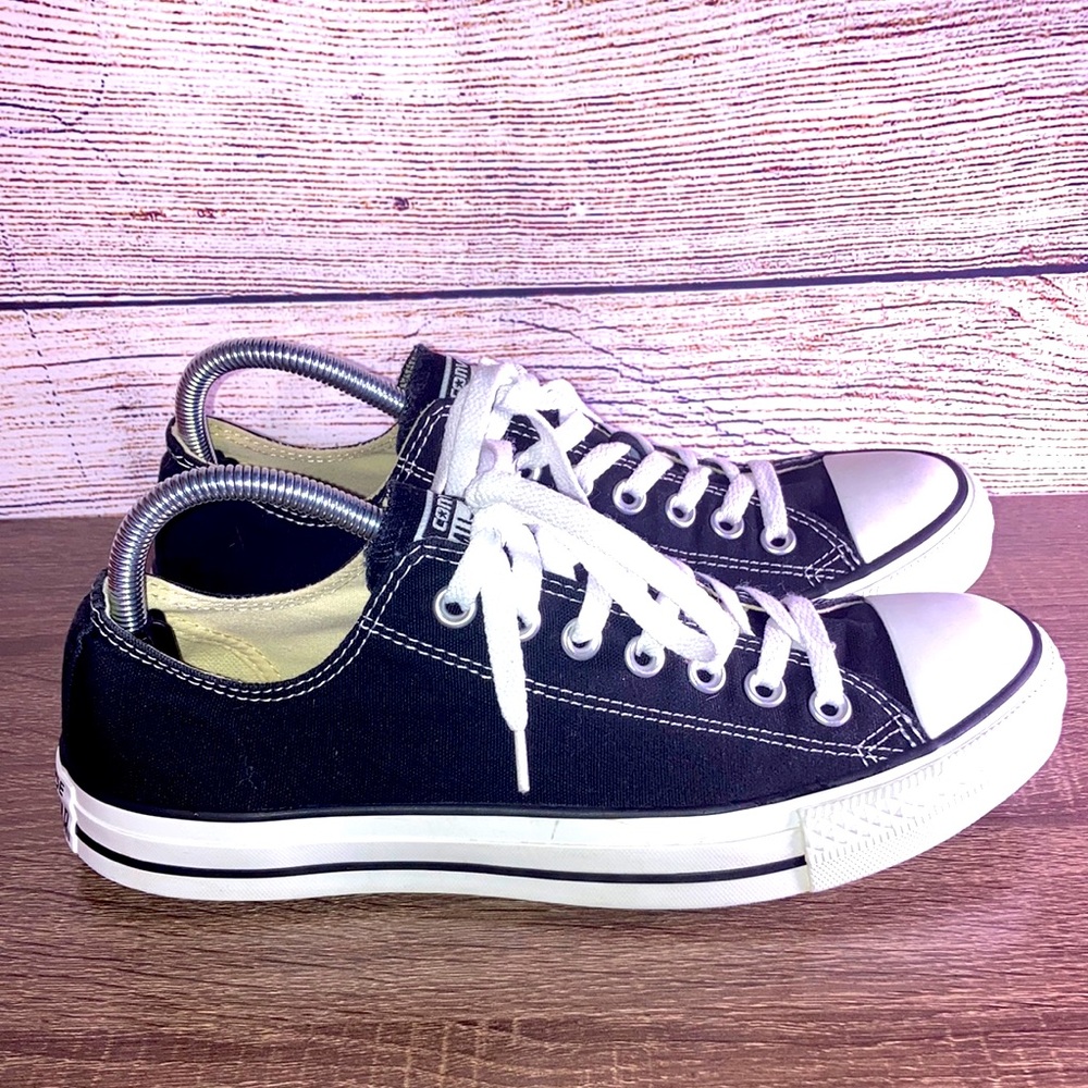 Like New Black & White Unisex Converse M 8.5 W 10.5